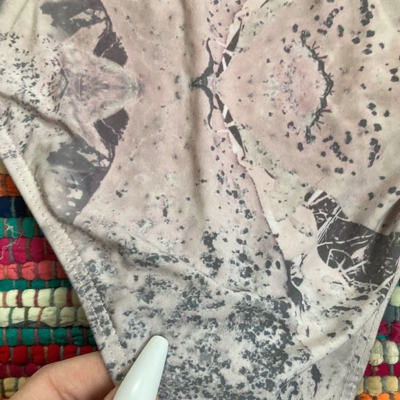 Amorroma™️ Rare Vintage 2013 Grey + Pastel Pink Lycra/Spadex Bikini 👙 SMALL 🤍 - Picture 9 of 10